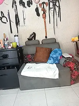 angierot2025's cam snapshot