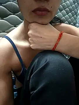 C-u-t-e-Sh-a-r-ma_Ji's cam snapshot