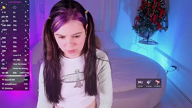 Lil_Amelie's cam snapshot