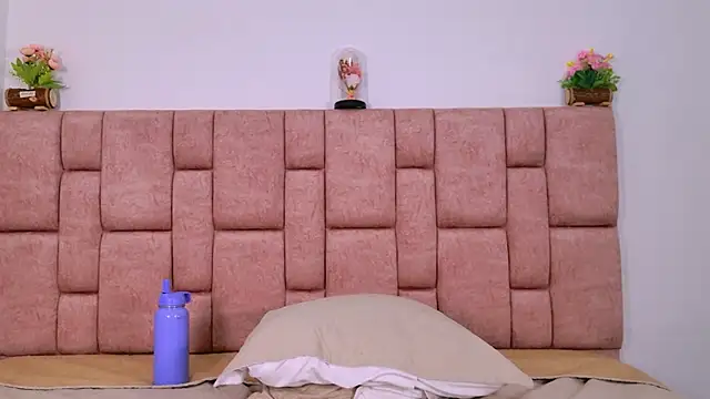 EmilyVixen_'s web cam