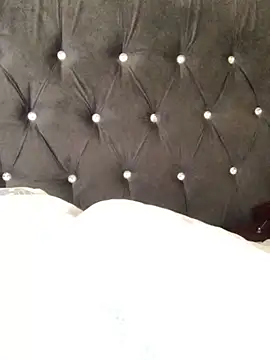 Nicole_Liam_'s cam snapshot