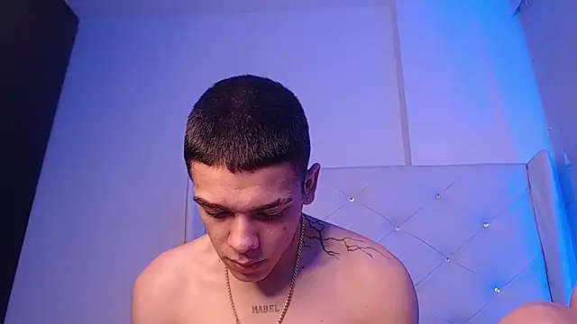 Noah_and_kim69's cam snapshot