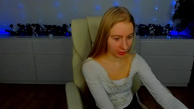 Alina_Blonde's cam snapshot