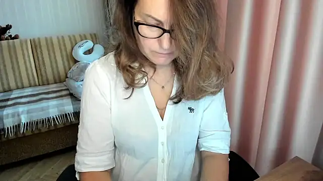 lauraoven's cam snapshot