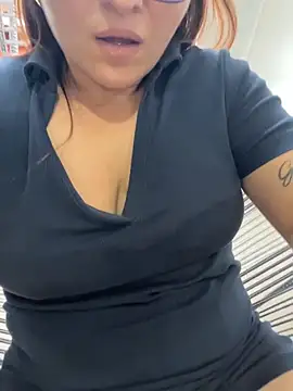 RosaliaVicky's cam snapshot