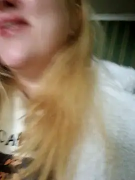 LianaJu's cam snapshot