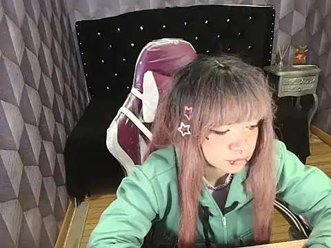 EmilyWildde's cam snapshot