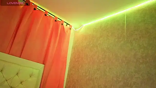 saraah_queen1 live sex cam