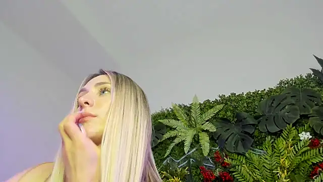 Horny_Blond's cam snapshot