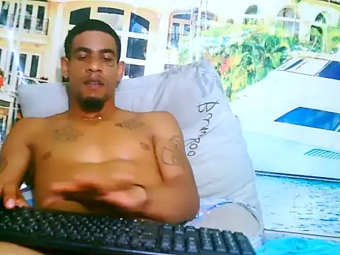 IndianMuscle69's cam snapshot