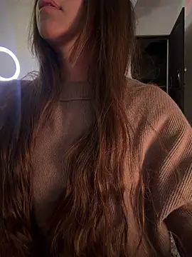 aly_golden_'s cam snapshot