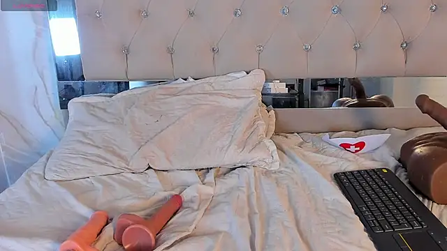 Luna_Tylor's cam snapshot