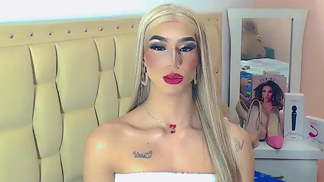 briana_sex32's cam snapshot