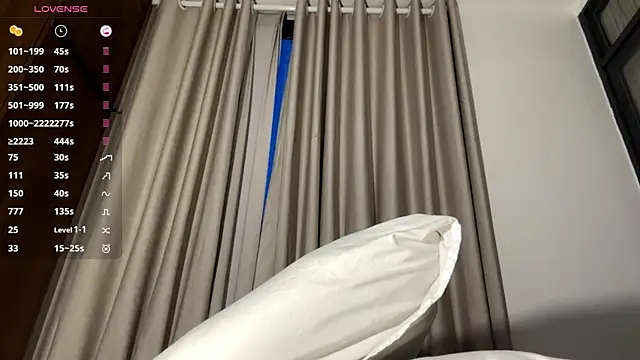 LezlieGreet live sex cam