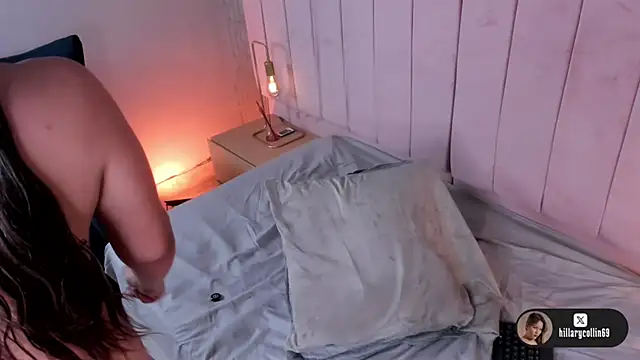 Hillary_Collins1's cam snapshot