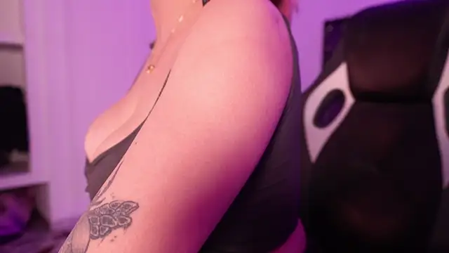 SarahCastro1_'s cam snapshot