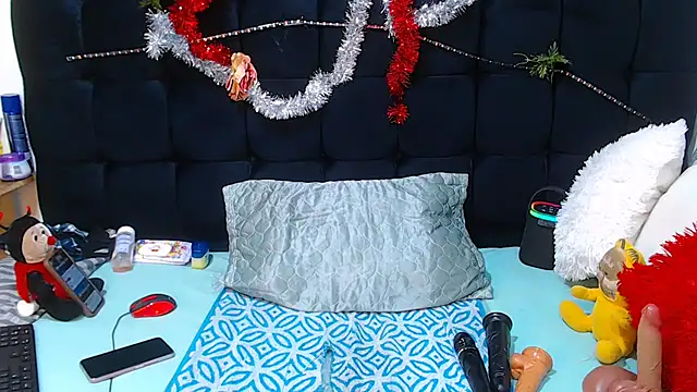 TaurusClitCake's cam snapshot