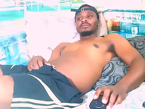 EbonyTiger69's cam snapshot