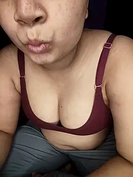 Ruhi__1's cam snapshot