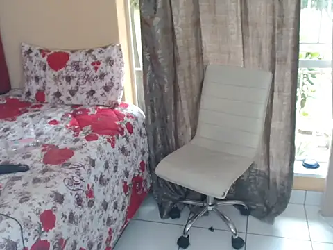 ChoklitBerryXX's cam snapshot