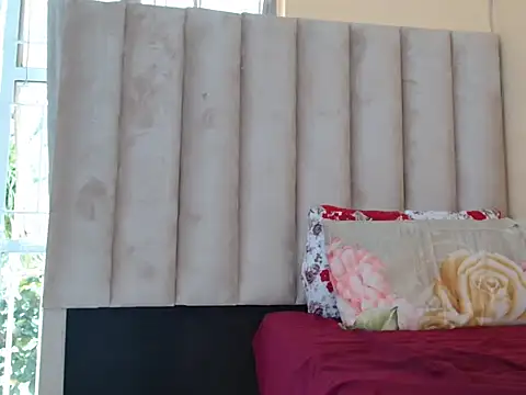 SexyAssQueenX's cam snapshot