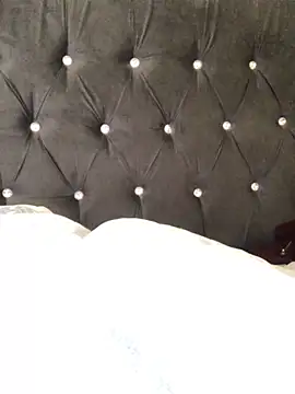 Nicole_Liam_'s cam snapshot