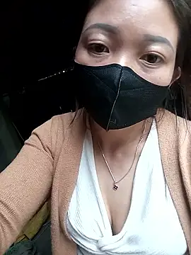 Mami_xxx live sex cam