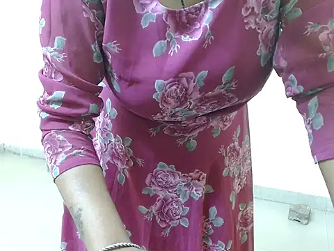 LovingPihu's cam snapshot