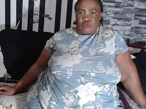 BigHotMatureXx live sex cam