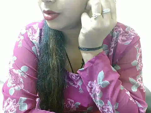 LovingPihu's cam snapshot