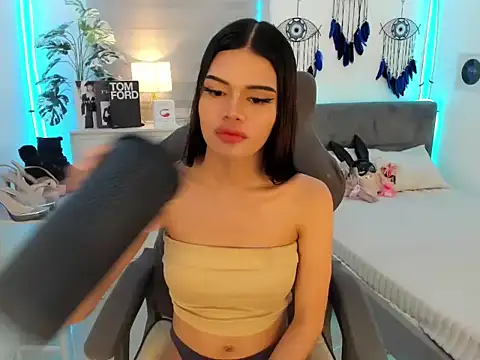 tstoni_talks's cam snapshot