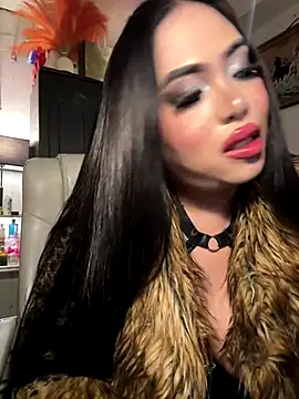 BigDominaMia's cam snapshot