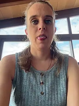 Chantalee live sex cam