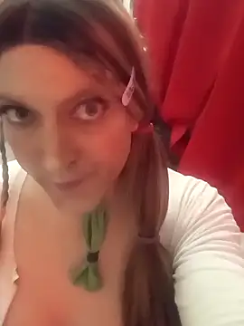 sissytrapdolly24 live sex cam