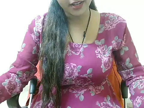 LovingPihu's cam snapshot