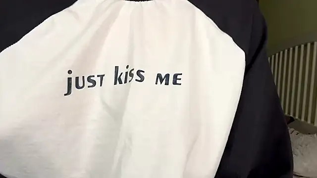 MiaBlanko's cam snapshot