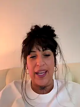 CarolaDrago live sex cam