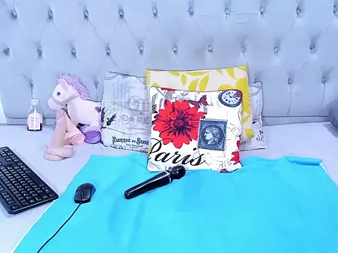 massive_booty25's cam snapshot