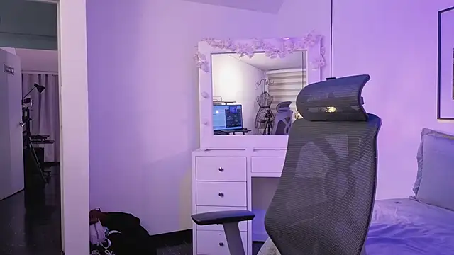 lucyvg's cam snapshot