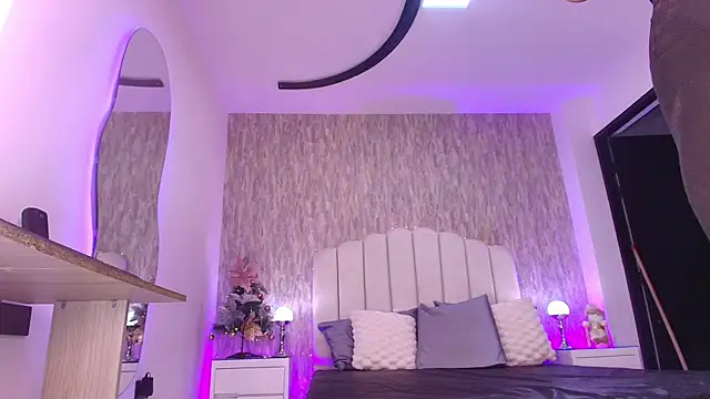 raven_lilith_'s cam snapshot