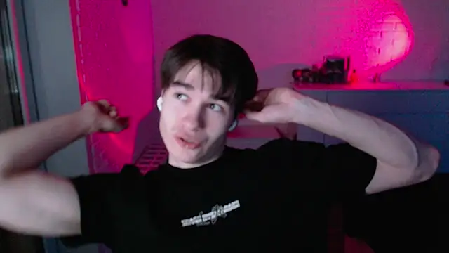 MarkusDean live sex cam