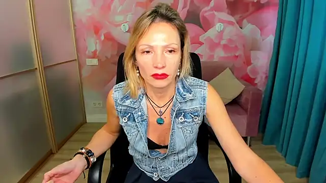 AlinaMoor's cam snapshot