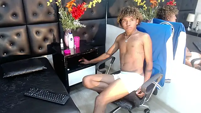 ChrisHott01 live sex cam