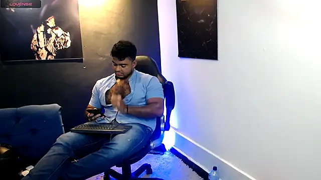 Big_furry_bear13 live sex cam