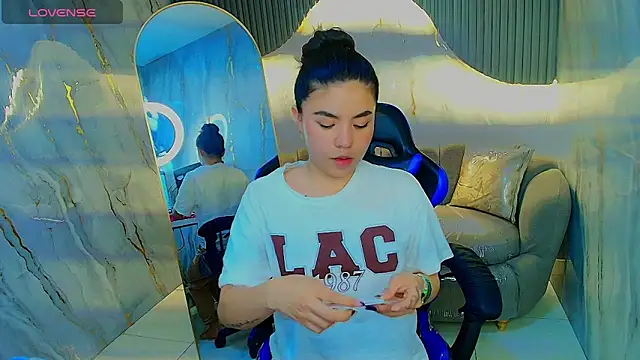 ambarina_r's cam snapshot