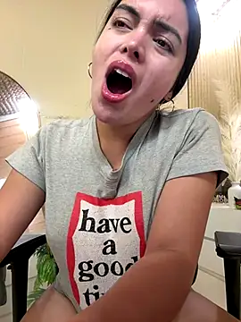 TS-SimplyTheBest live sex cam