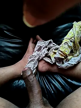 Uncut_Gujju's cam snapshot