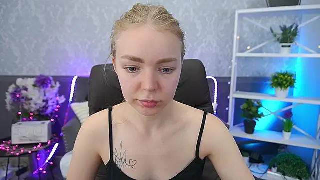 EmilySunshineS's cam snapshot