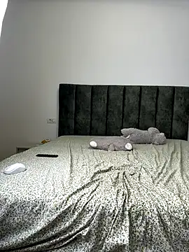 EllaSpark's cam snapshot