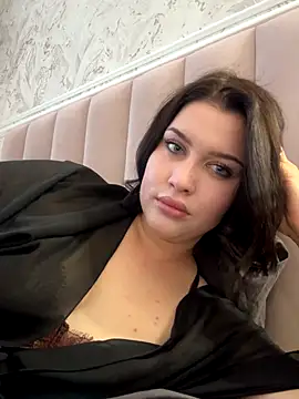 KikiWatson live sex cam